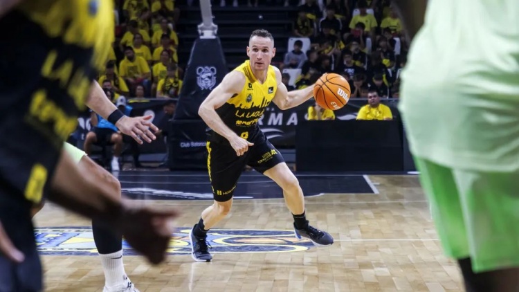 NBA初代老六，42歲進(jìn)入生涯巔峰？！